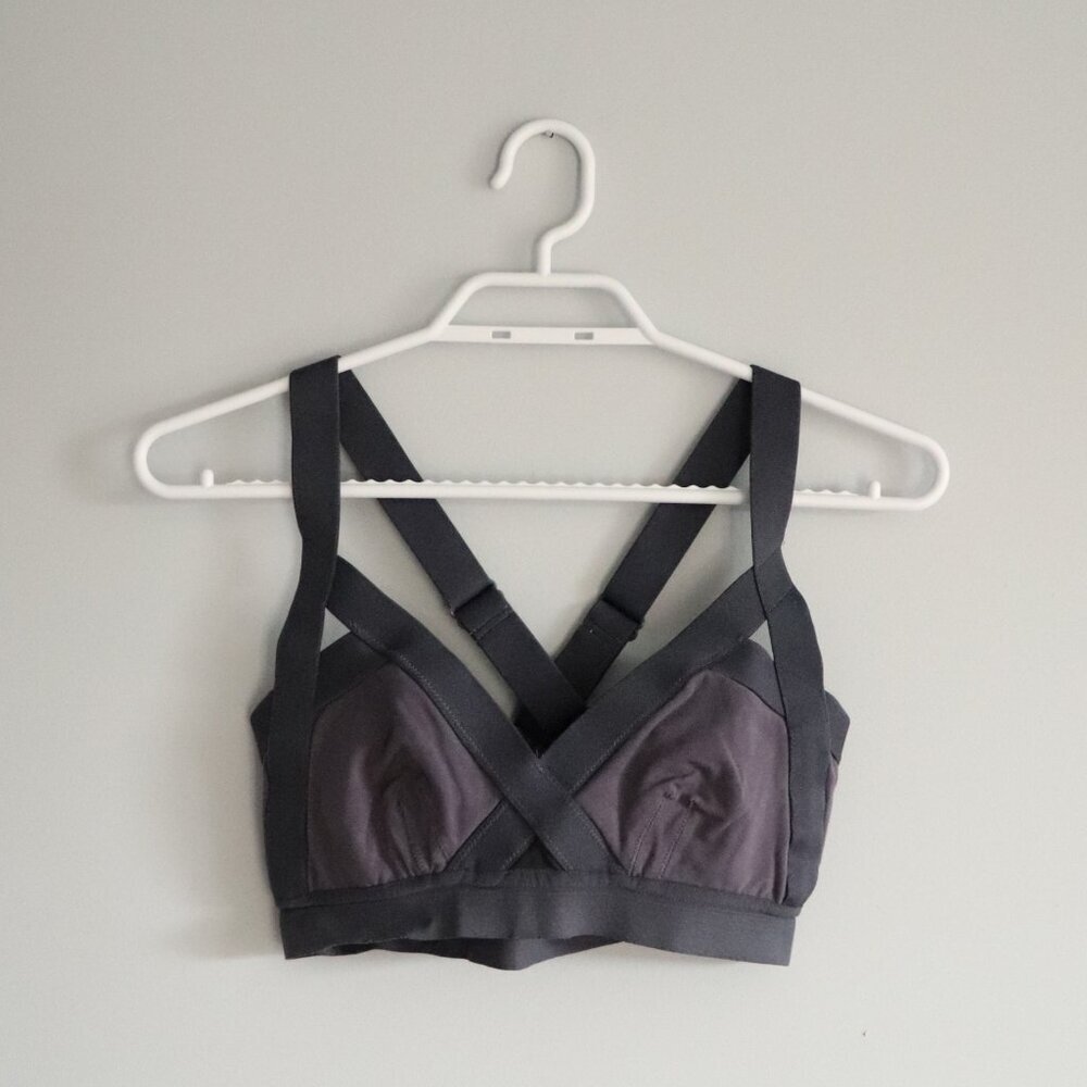 Community Aritzia Women's Sz M Rasa Activewear Stretch Mesh Sports‎ Bra
